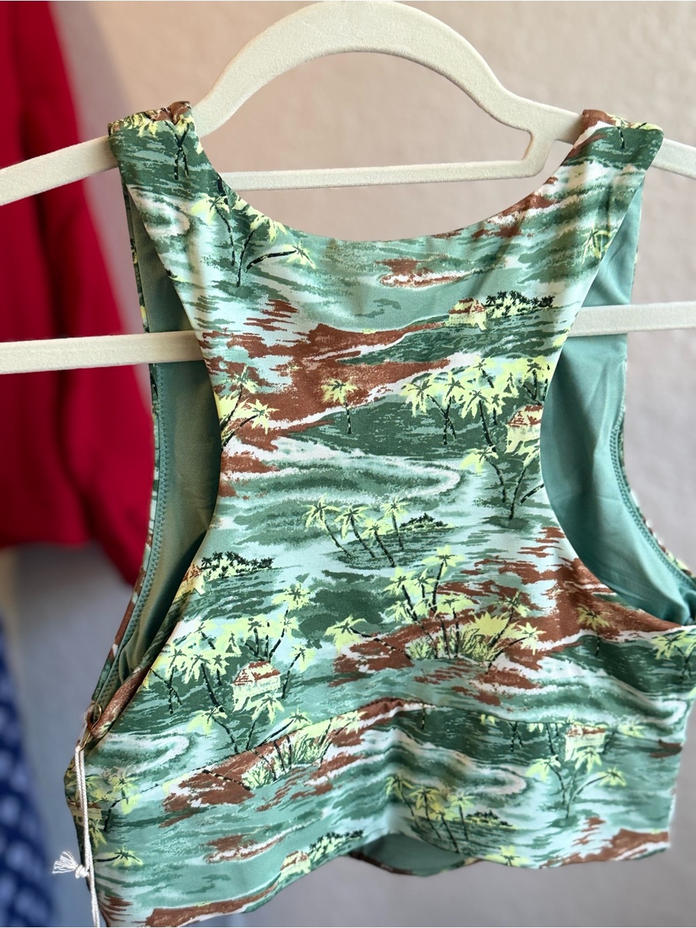 Carve designs TOFINO TOP
High Support V-neck Longline NWT - Picture 7 of 9